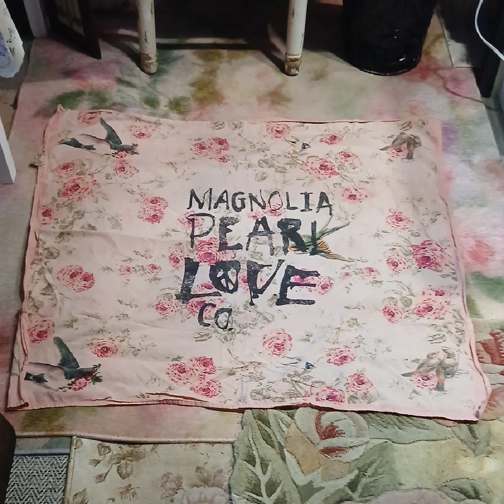 Magnolia Pearl Scarf - Picture 1 of 4